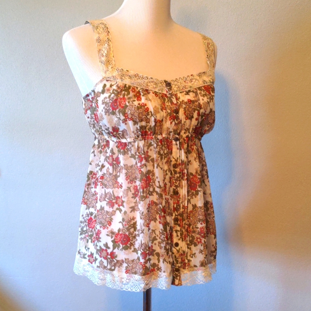 3 For 9$ Maurices Pintuck Button Down Floral Tank Medium